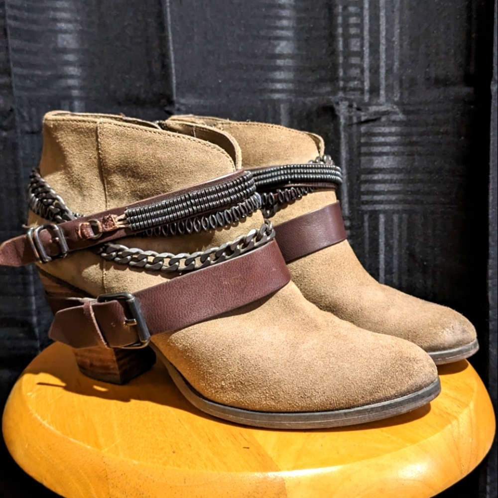 Trouve ankle boots